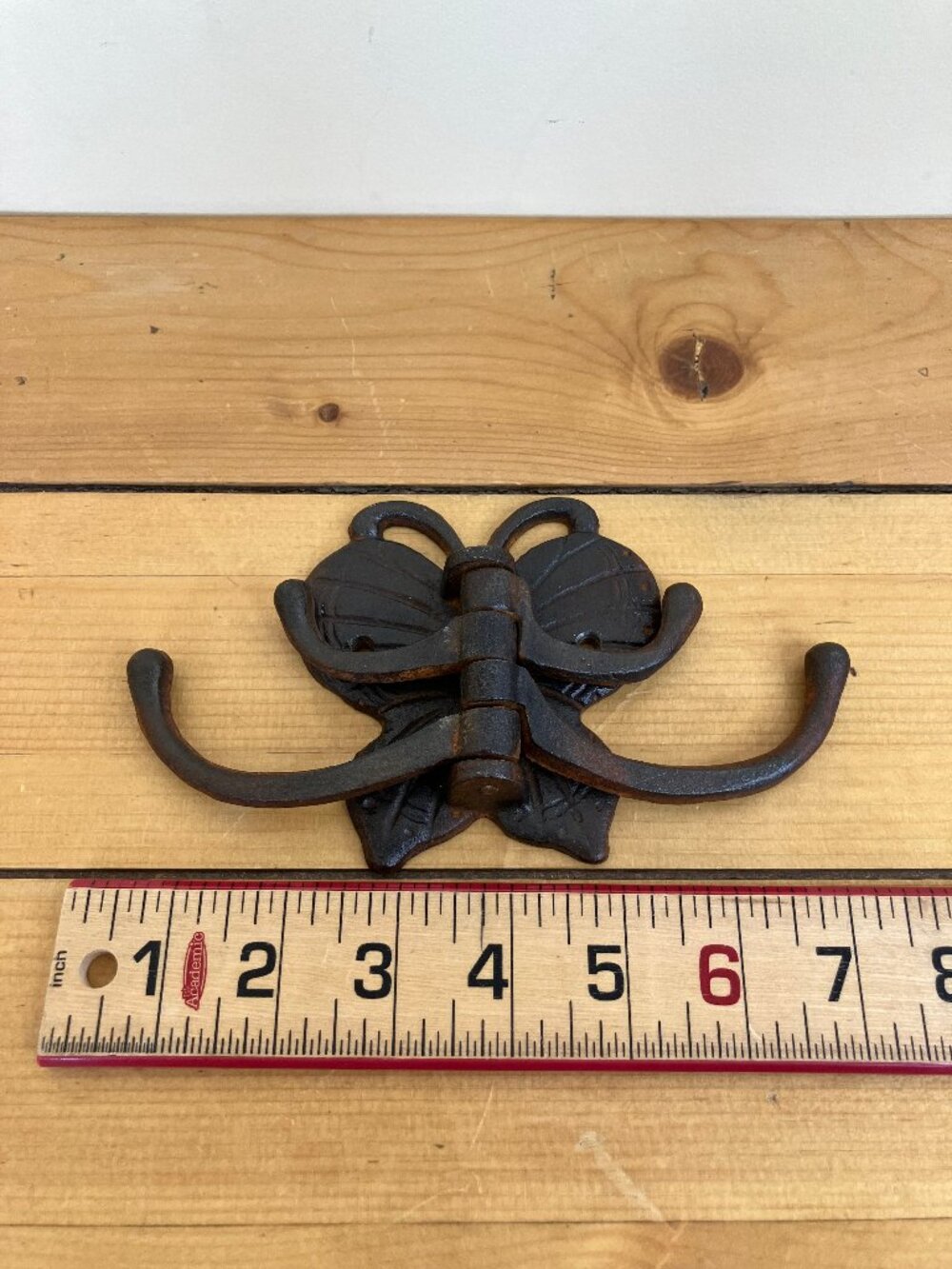 Butterfly Cast Iron Wall Mounted Hook Coat Clothing 4-Hooks - Picture 4 of 5